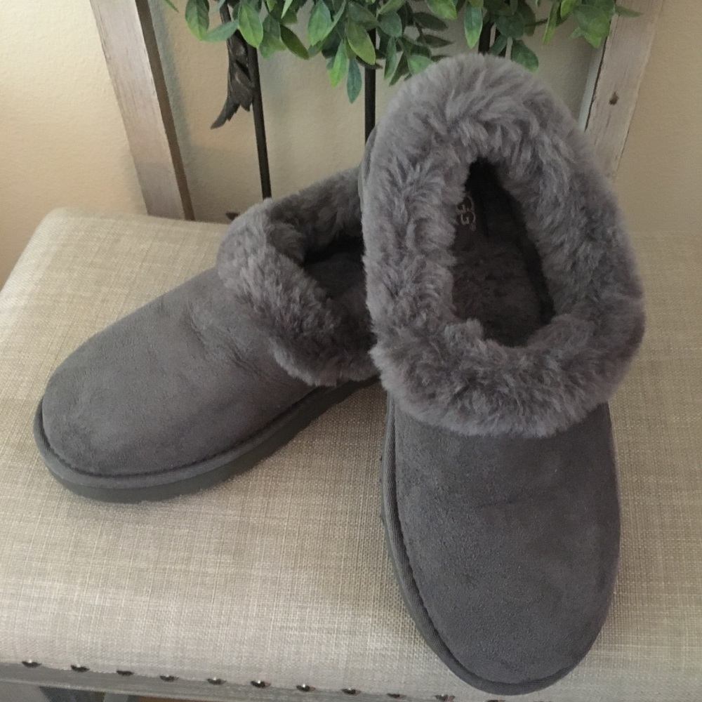 UGG Nita Grey Slippers size 8